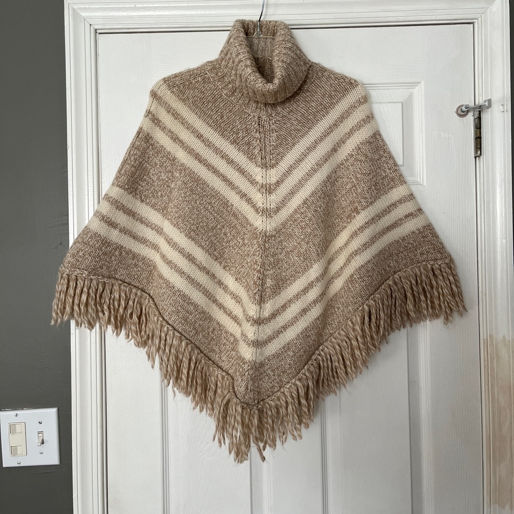 Banana Republic Tan and Cream Fringed Poncho